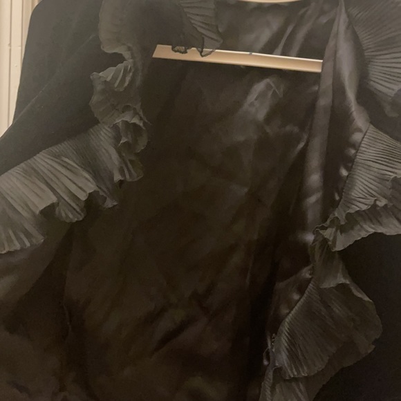 Vintage black velvet w/ lace collar blouse jacket - Picture 7 of 8